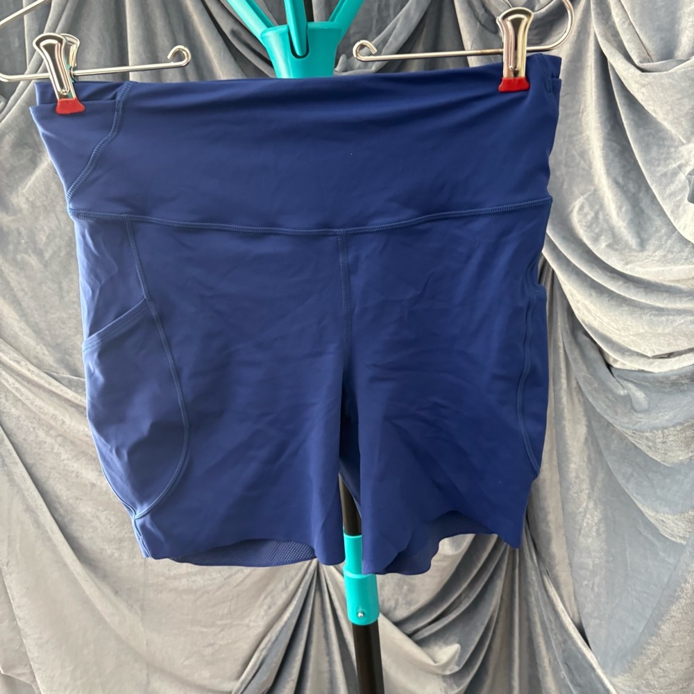 Lululemon Fast and Free HR short 6” size 8